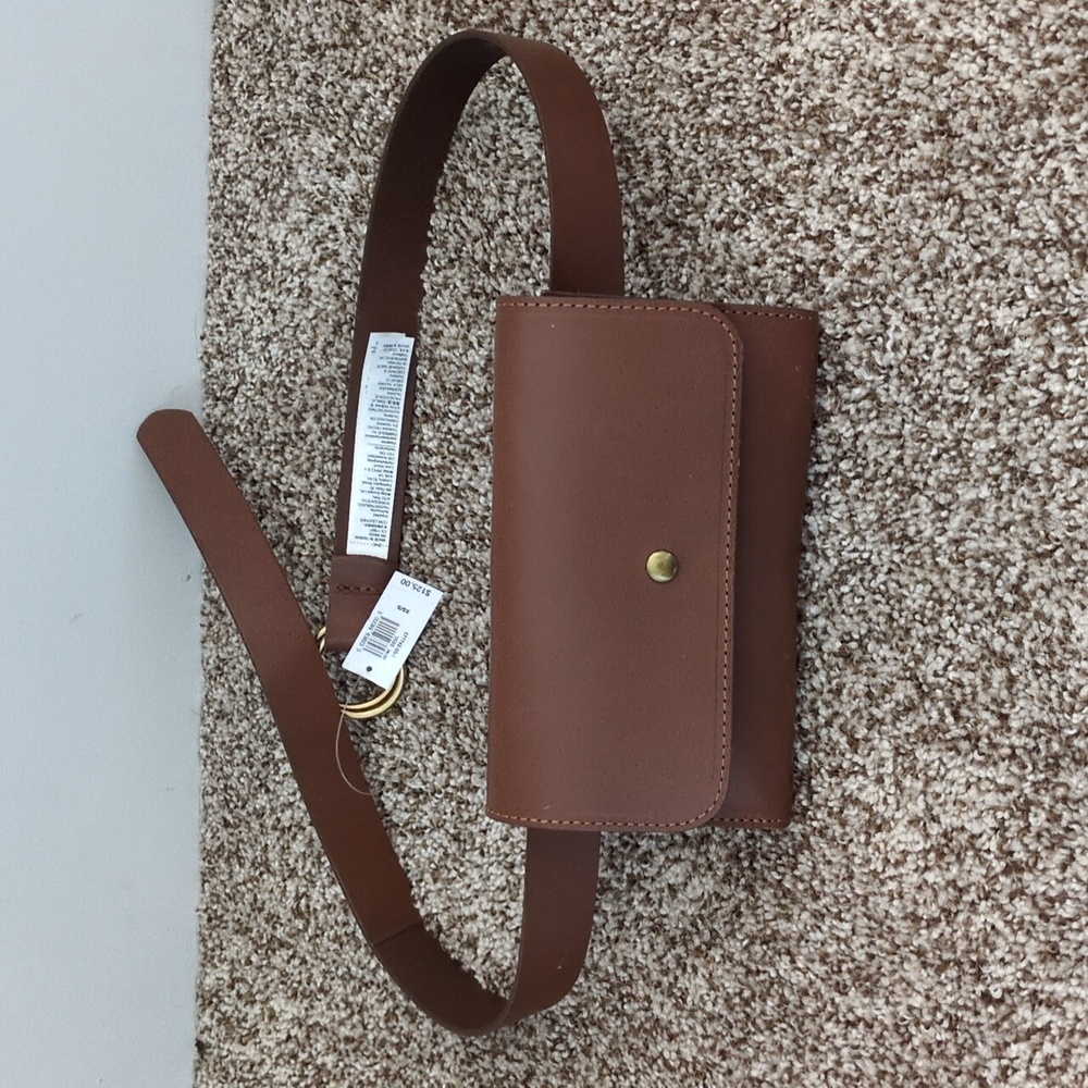 Banana Republic leather belt bag size Small
